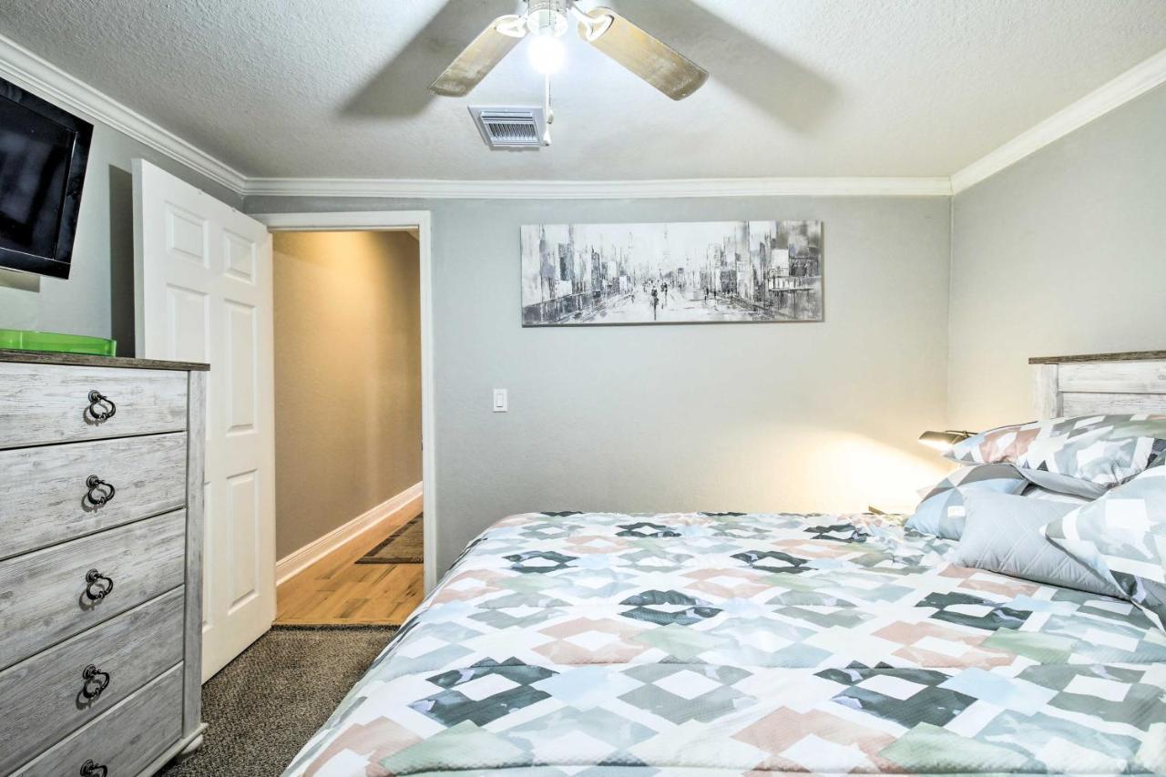 Updated Ybor City House With Fenced Yard 탬파 외부 사진