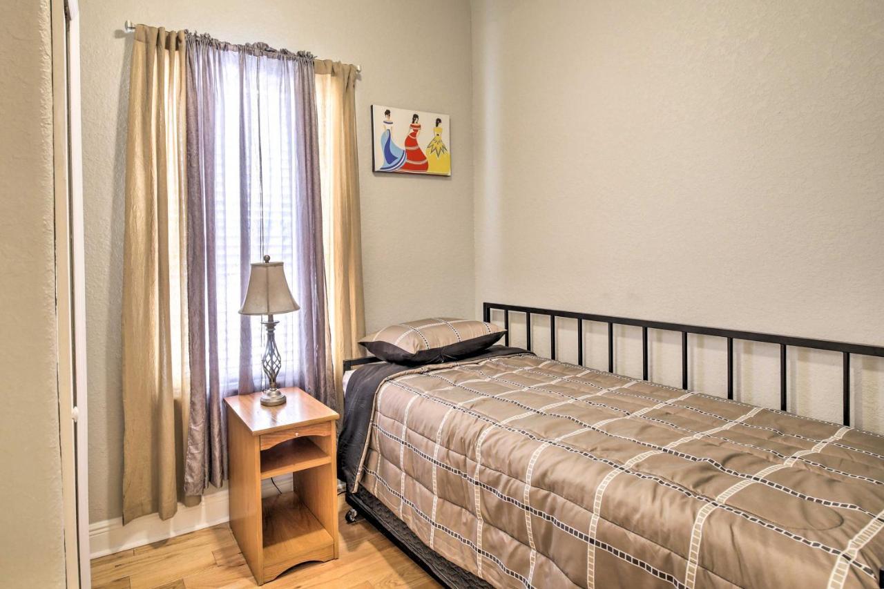 Updated Ybor City House With Fenced Yard 탬파 외부 사진
