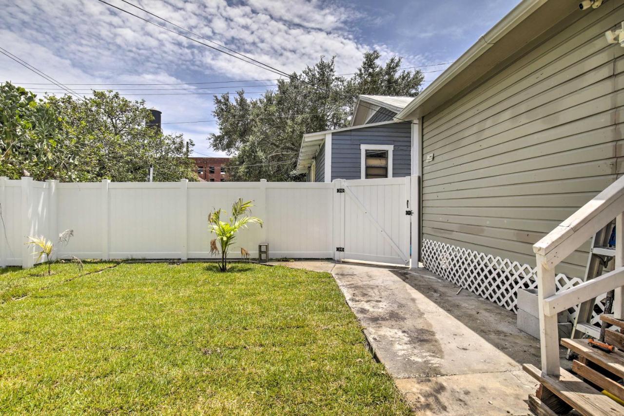 Updated Ybor City House With Fenced Yard 탬파 외부 사진
